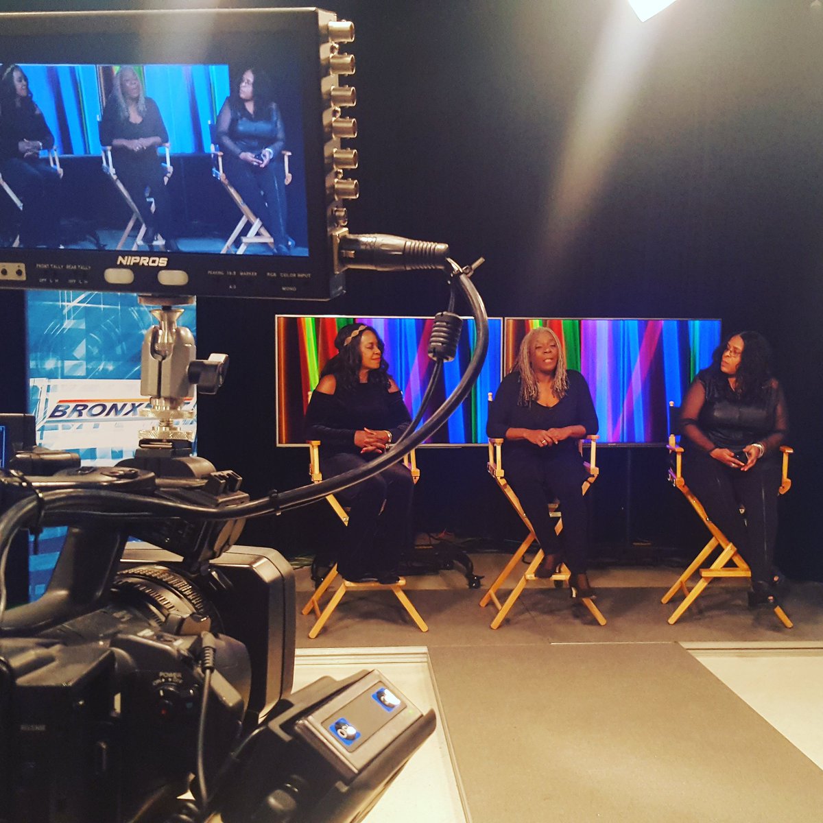 BronxnetTV's tweet photo. We are LIVE on #BronxNet until 4pm with a Music Peace Marathon! Ch 67 Optimum 33 FiOS &amp; https://t.co/RxZZcyf7Bf #PeaceDecember https://t.co/2jHAMNCLb6