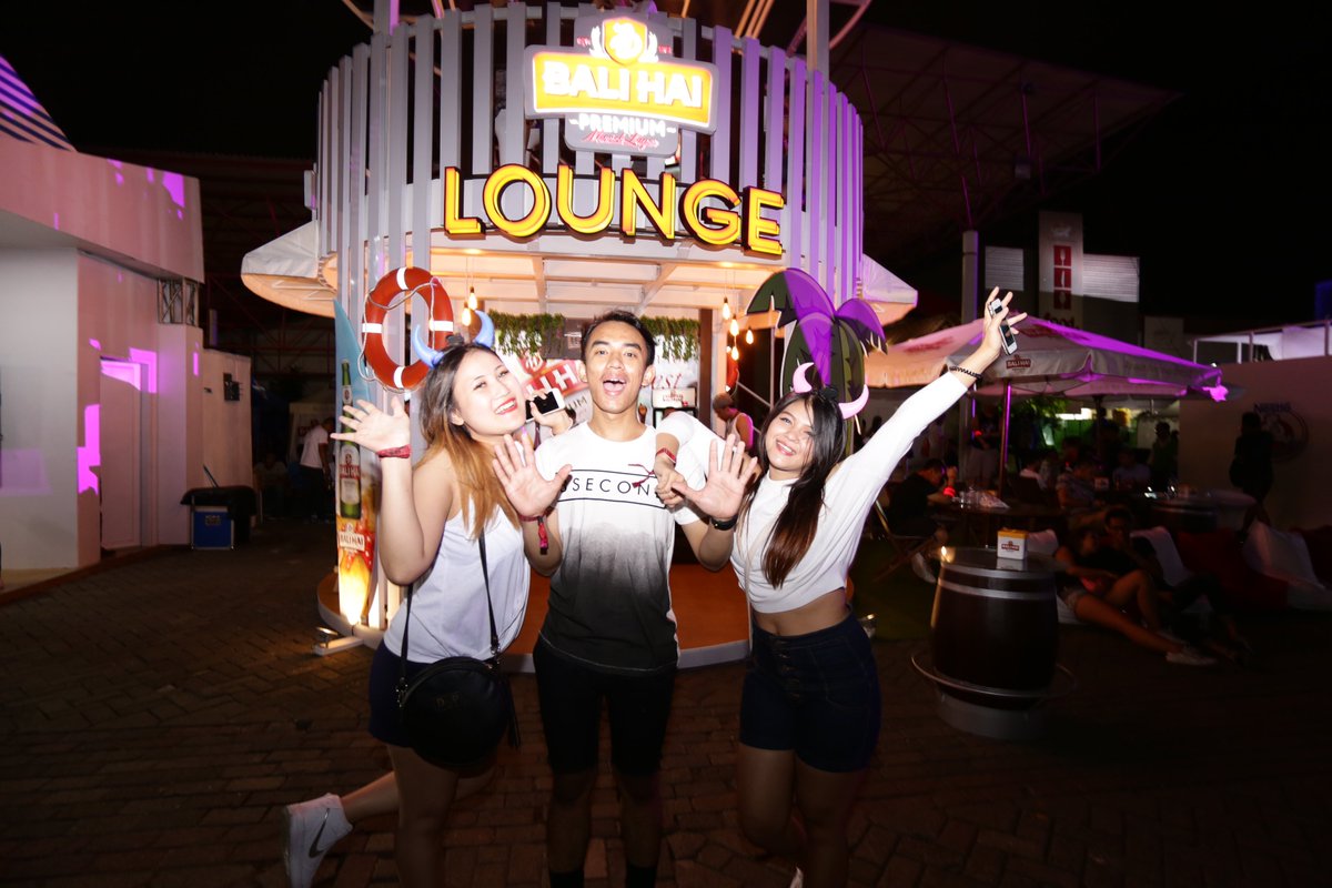 Put your hands up and party hard! It's the best time to just do it! #BaliHaiPremium #ReachFortheBest #BestPremiumMoments #DWP16