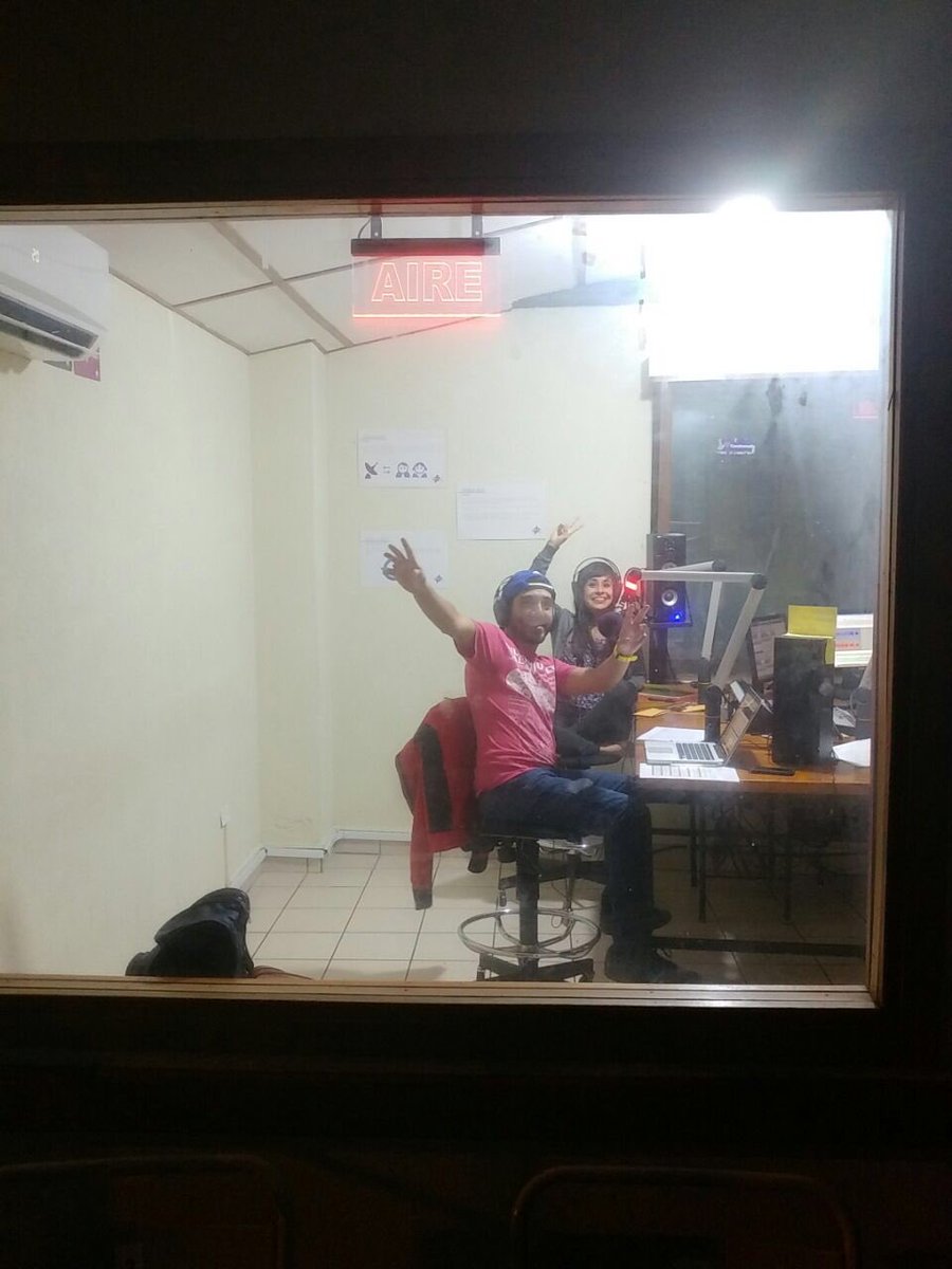 RevistaCAPIUSA's tweet photo. Ahora de 12 a 2pm repite el programa de #RadioCAPIUSA donde escuchamos el playlist de @Yosoypetunia por el 106.9FM de @sonicagt 🤘 https://t.co/l9WXJprsGo