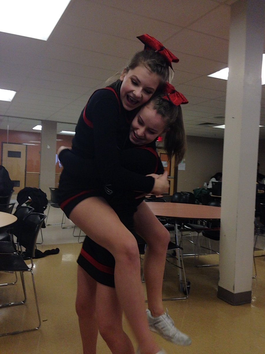 mpmegan_'s tweet image. Me: Man-
Mandy: -dy Slifee
Me: Koala?
#shesslimthick #firstcomp