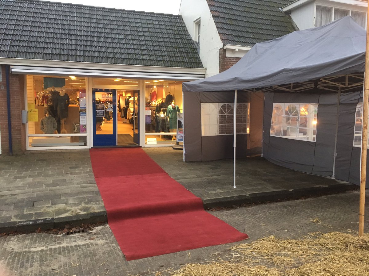 Deurtje dicht, wat een topdag...
Maretak markt <a href="/WinsumFRL/">WinsumFRL</a> weer een groot suc6!
Ida, Jaap, <a href="/ploechfantsien/">De ploech fan tsien</a> en alle vrijwilligers BEDANKT!