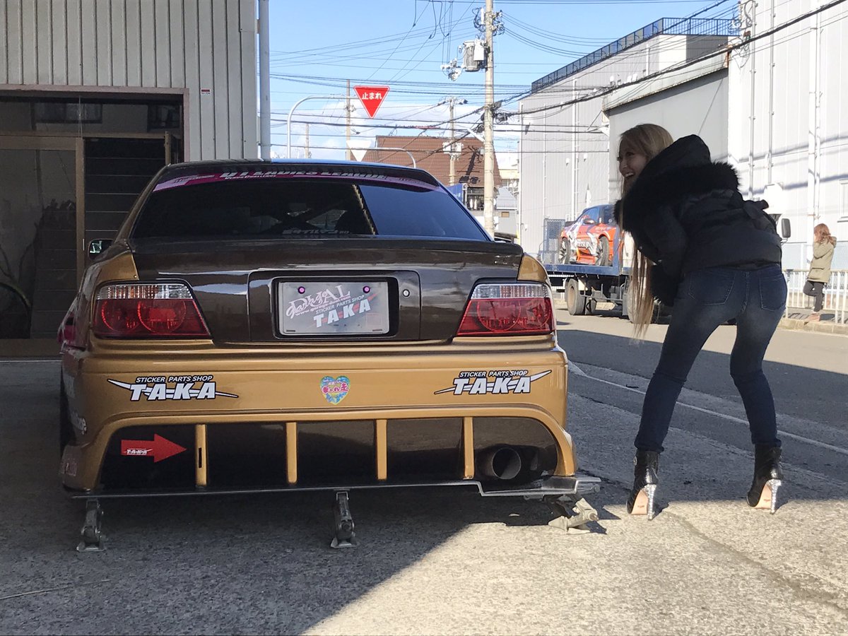 abtmjgpw's tweet photo. 来年のカタログの為、オリジンさんの所でてぽさん撮影♡準備の間にパートナーとラブショット♡
ホイール盗もうとしてるとこ証拠写真撮られてたwww

#チェイサー
#ストリートリーガル
#D1LL
#オリジン
#オリジンラボ
#がれーじでゅある
#ガレージデュアル https://t.co/EicqxxCGhX