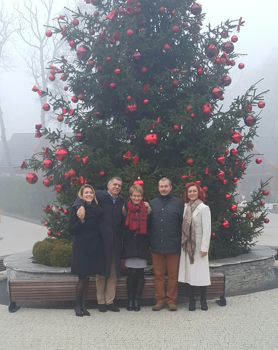 naprendelo's tweet photo. Xmas party, NAP-os vacsora #xmas #avalonristorante @naprendelo https://t.co/SBRKQw8ytI