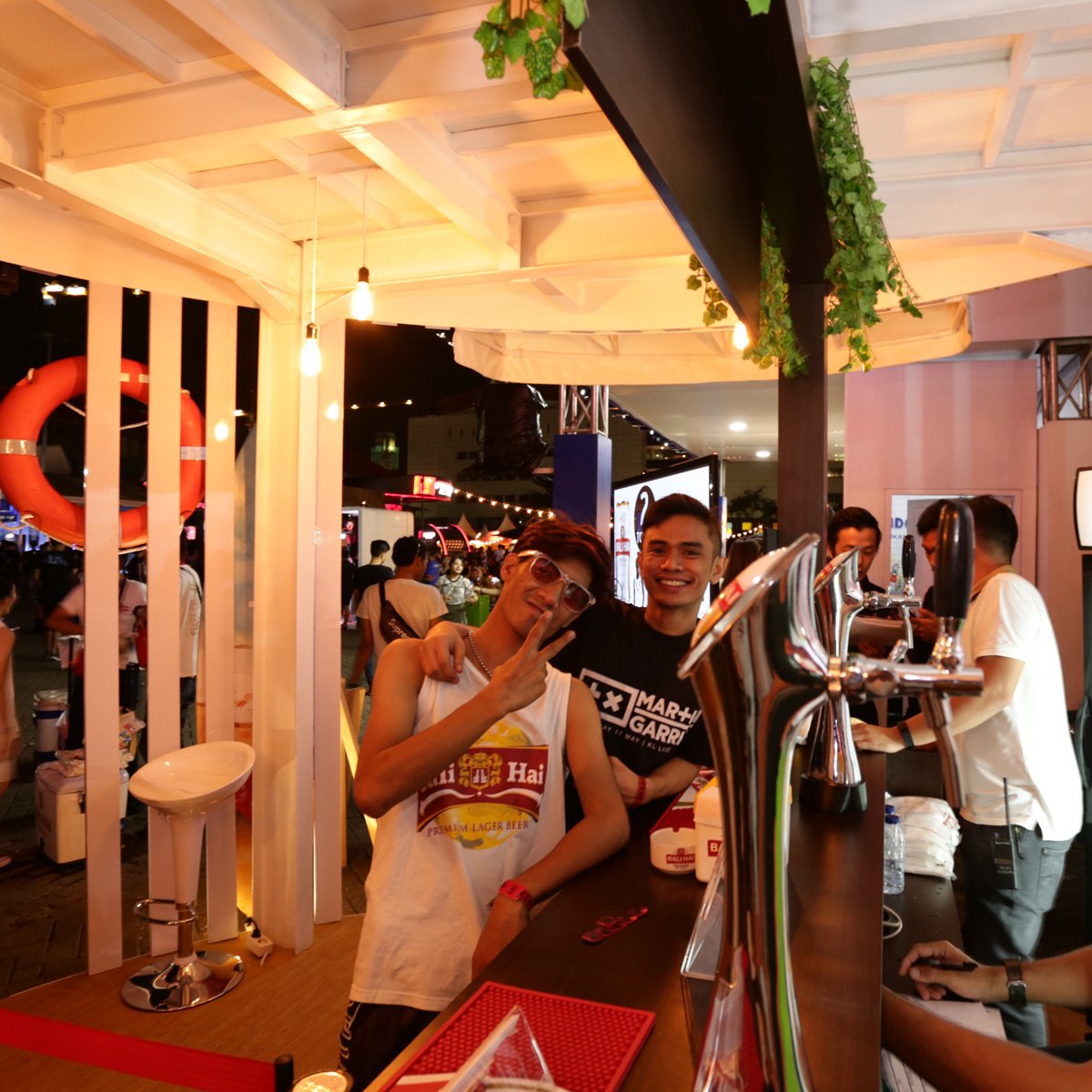 The night isn't over yet. Still reaching to its best time. Complete it w/ best drink &amp; yr best bud! #BaliHaiPremium #ReachFortheBest #DWP16