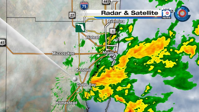 Rain still hitting eastern Miami-Dade county while the rain has stopped in Broward. #Flwx #umbrellaWX https://t.co/dCsvREb13f
