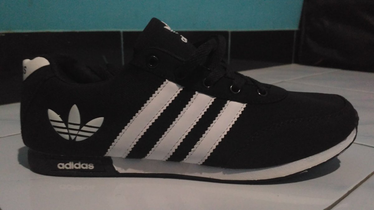 adidas 1686818