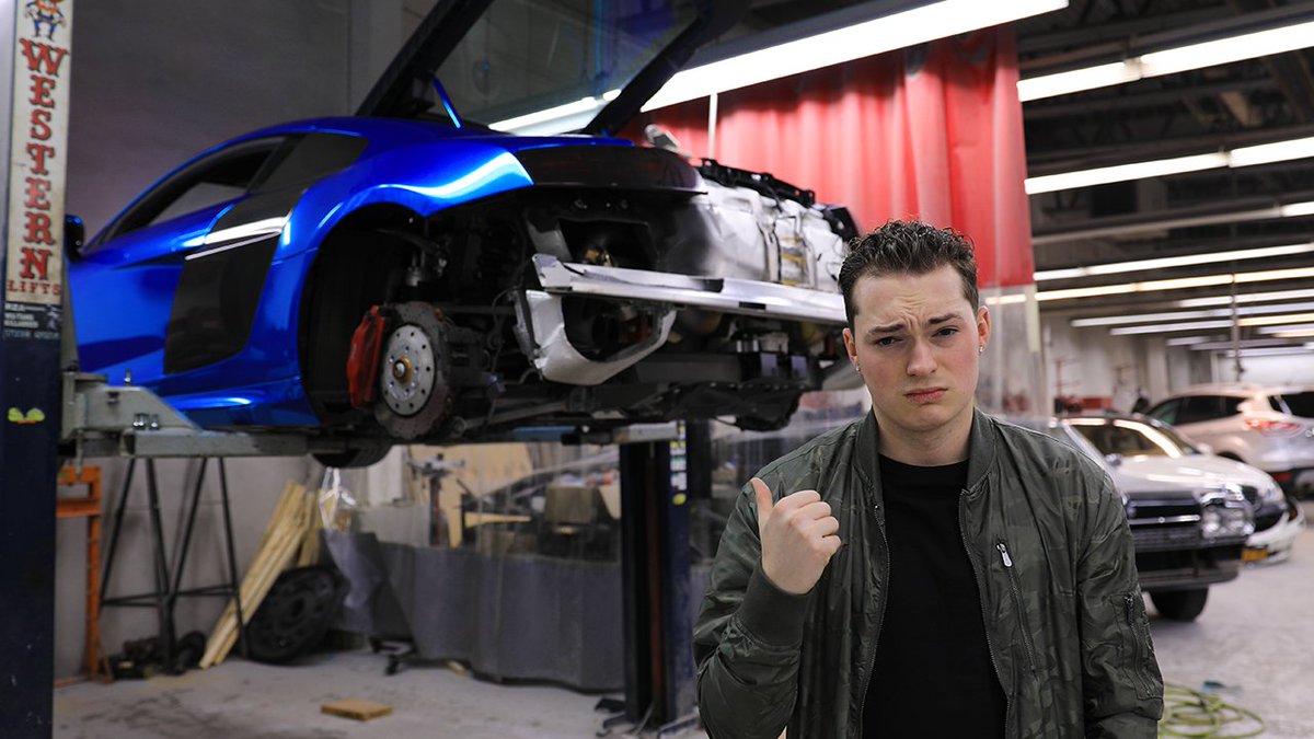 Lance210's tweet photo. MY AUDI R8 IS BROKEN! :( https://t.co/OVmyQuPHEO https://t.co/6gaNwf5x2c