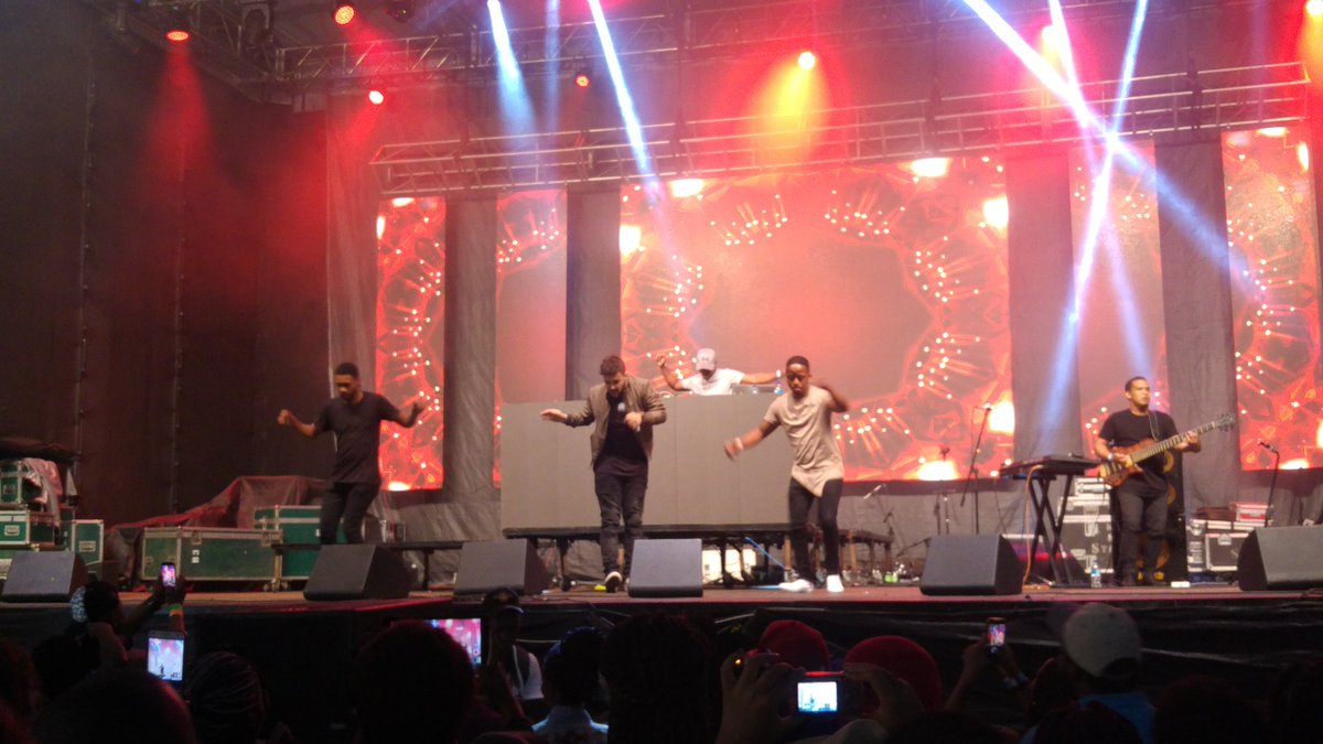 Meshaan007's tweet photo. @MiCasaMusic @jsomethingmusic no possible better way to spend a Saturday than to jika the night away #JoburgLIVELOUD #5FMLIVELOUD #5fm https://t.co/OJahOutxOM