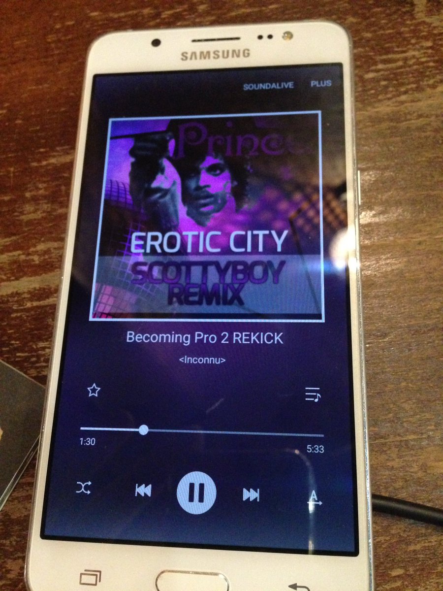 <a href="/Ell_eKtra/">ElleKtra</a> I'm speechless