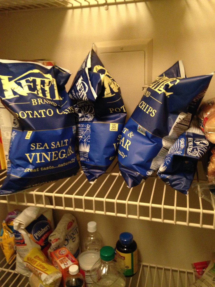 SBrownRunning's tweet photo. I have a chipping problem. All of my tweets are related to chips. #chips https://t.co/DOqACugTrM