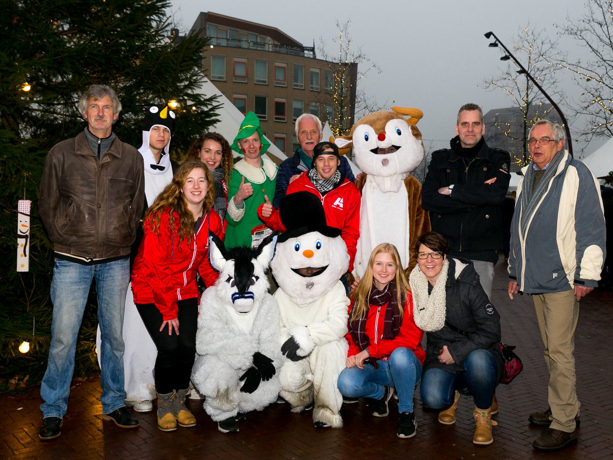 Een gezellige 3e dag van de kerstmarkt; met studenten projectbureau DOEN <a href="/alfacollege/">Alfa-college</a> in de organisatie, goed gedaan myalbum.com/album/PDhFcVfD…