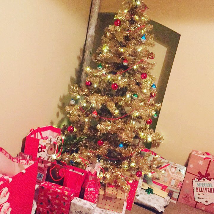 Christmas 🎄☺️ been a busy day #Christmas #christmastree #presents