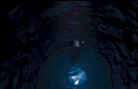 Dixiebell999's tweet photo. "It puts the lube in the basket ot it gets the hose again" #SherlockSeason4 https://t.co/Sfx0Eo6uj6
