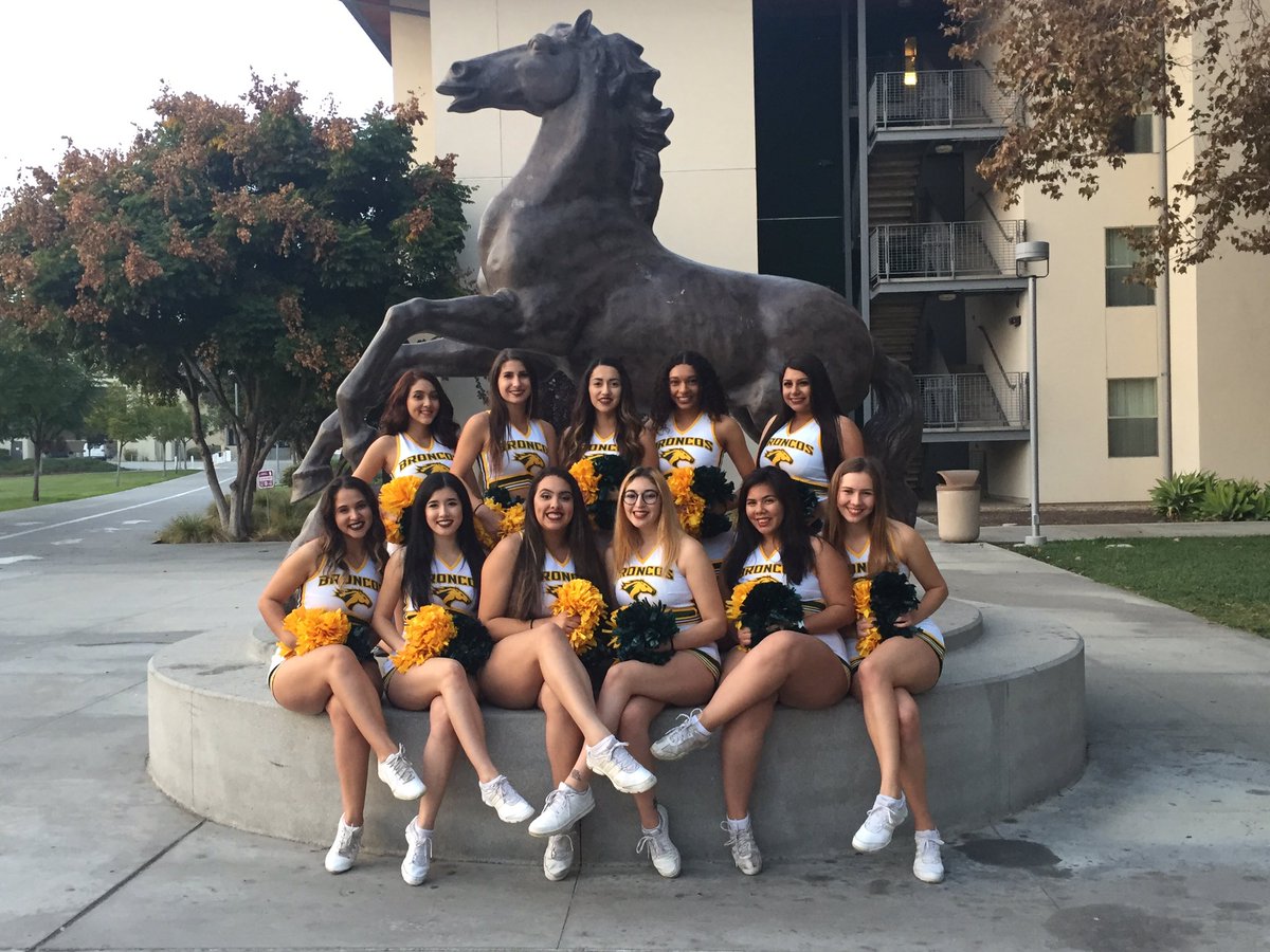 CPPcheer's tweet image. Getting pumped for tonight&apos;s game💚🏀 #GoBroncos