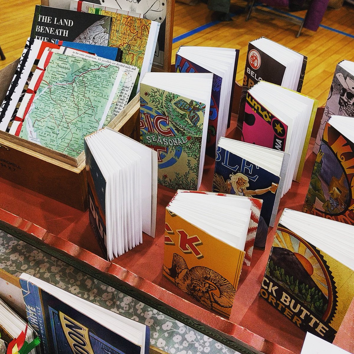 repaper's tweet image. Last hour of @RemixChi and I still have plenty of $1 - 10 sticking stuffers! Come see us at Broadway Armory Park by 4pm.