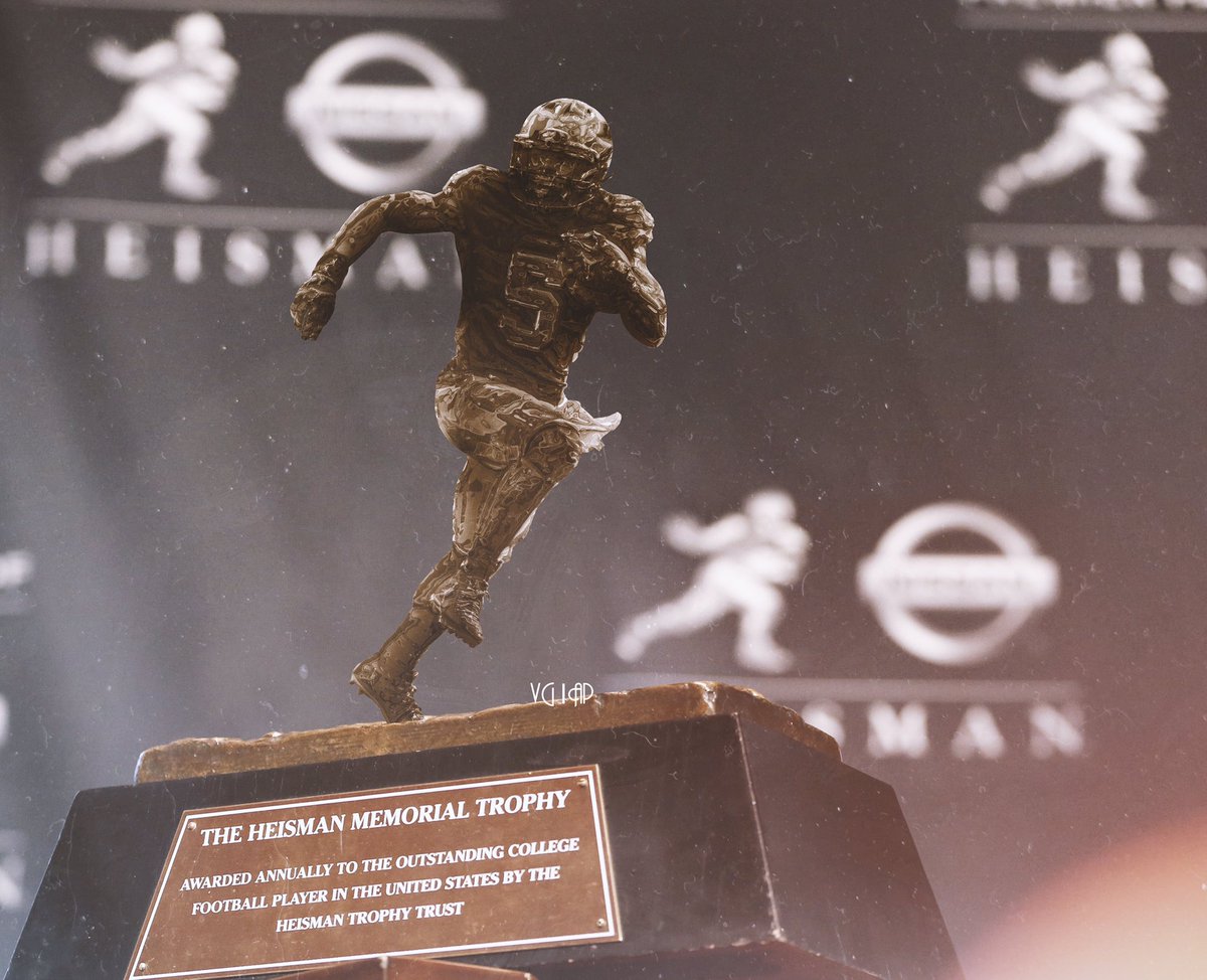 VikingGraphics's tweet image. Who's winning the Heisman?
Jackson 💨, Watson 🐅, or Peppers 💪🏿