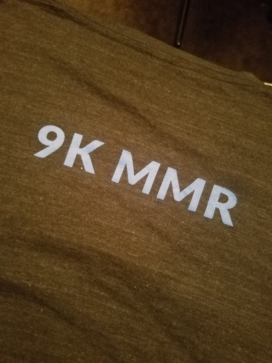 PandaFxGaming's tweet photo. @pvgna Just got a 9K MMR tshirt from pvgna i hope i reach 9k lol #BostonMajor #9kmmr #pvgna :D https://t.co/V9TdE800F5