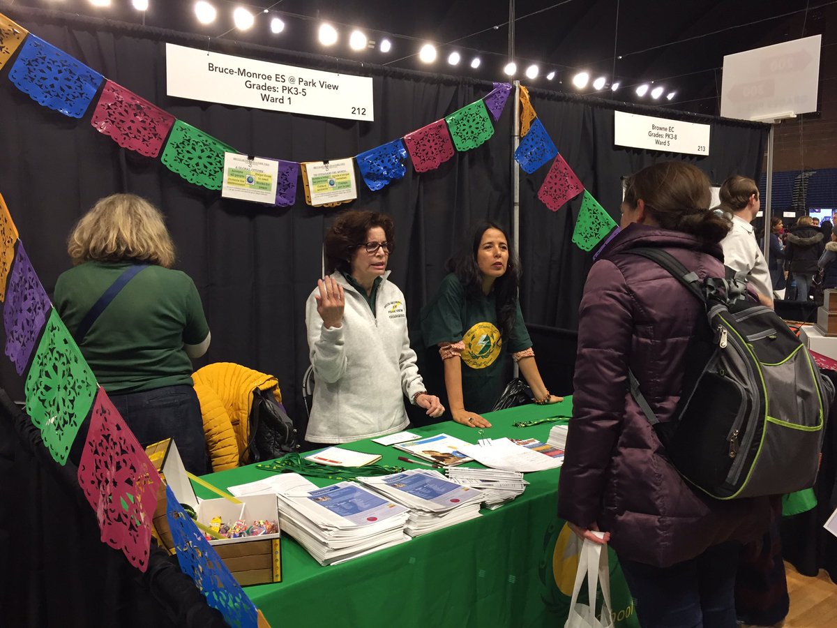 LWilsonPhelan's tweet photo. Educators from @meridianpcs @howardms2 @ELHaynesPCS &amp; @BMPVschool engage families @MySchoolDC #EdFEST16 today! Ward 1 schools rock!! https://t.co/mDmenPlKjH