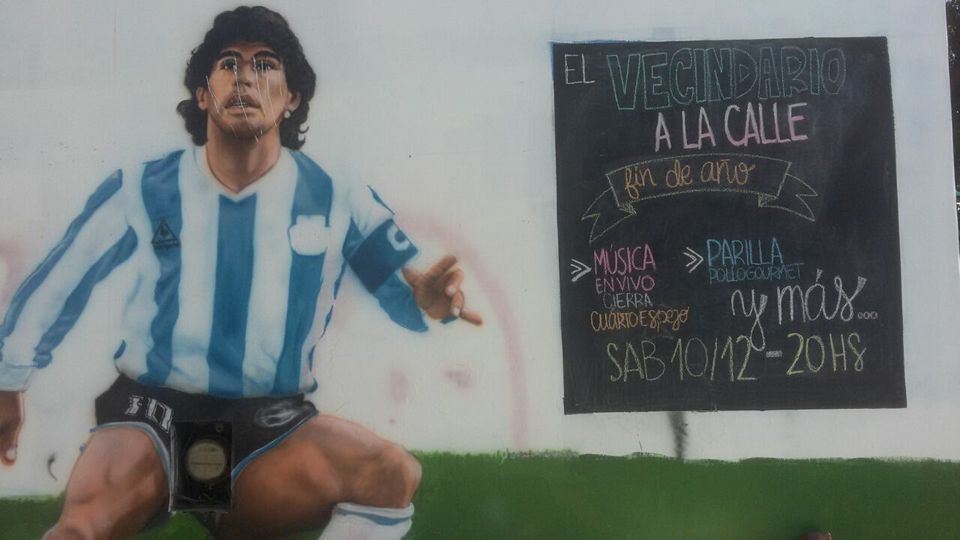 VecindadNacyPop's tweet photo. El Diego te invita: hoy en la Vencindad bandas en vivo:
Jorge Di Benedetto 
Trovador latinoamericano
La Mar en Coche
Cuarto Espejo 
#VENITE https://t.co/sIq0a1g1xz