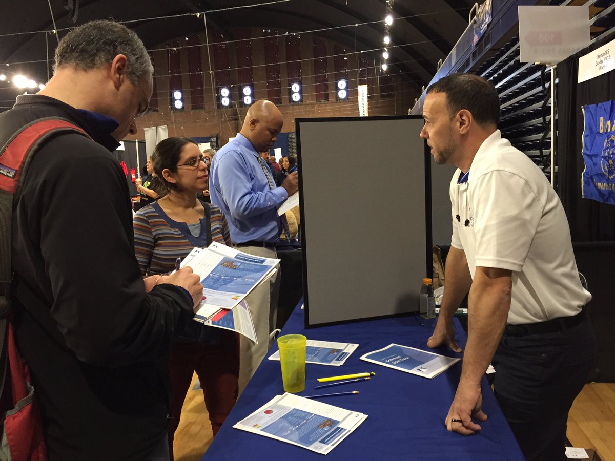LWilsonPhelan's tweet photo. Loved talking with @CHECDC Coach Molina &amp; @bancroftDC Principal Mola today @MySchoolDC #EdFEST16! Only love for Ward 1 schools! https://t.co/v5nlkN8wHf