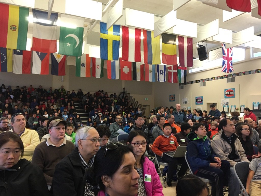 heidiperry1's tweet photo. #PAUSDCodeFest is packed. 800 turned up! All volunteer led, huge thanks to @SKolhatkar! https://t.co/N6sbI2aJqt