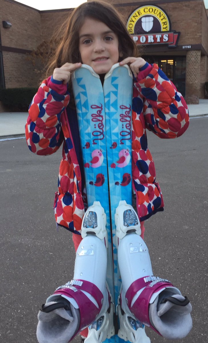 danshine1216's tweet photo. Let It Snow! Let It Snow! Let It Snow! #BCSgetsme @BoyneBCS @Boyne_Highlands https://t.co/LdeYwRqvAM