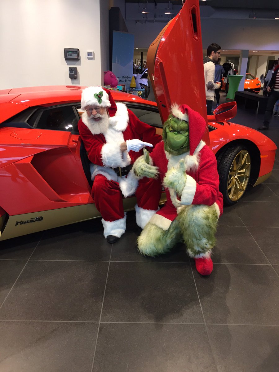 VanFoodBank's tweet image. #Santa vs. the Grinch @LamborghiniVan Cars &amp;amp; Toys. Find out which one wins. They'll be here until 3.