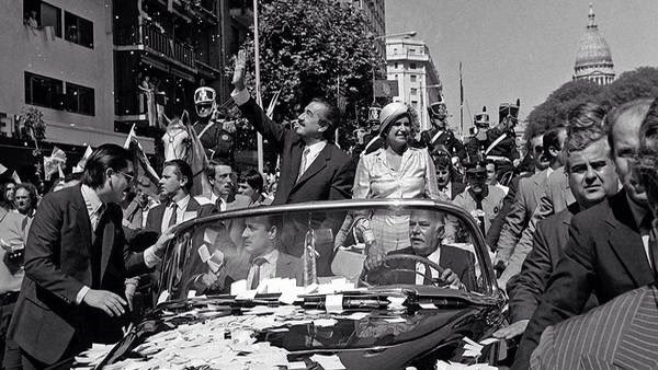 alfredocornejo's tweet photo. Democracia, el legado de don Raúl Alfonsín que nos devolvió la esperanza para siempre. #33AñosDeDemocracia https://t.co/PfnOpxcNux