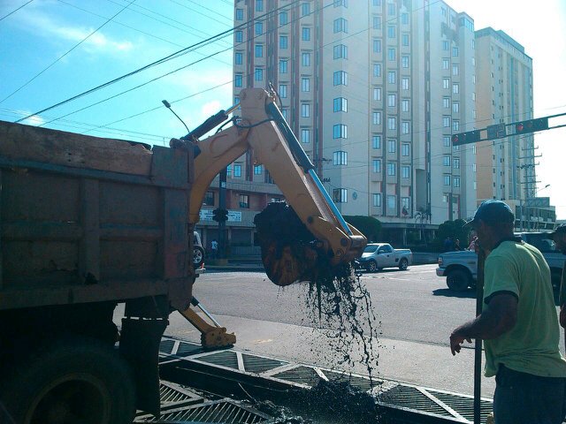 Felicitaciones al Alcalde <a href="/MERVINMENDEZQ/">Mervin Méndez</a> por la limpieza de Alcantarillado de drenaje en casco central de la Ciudad