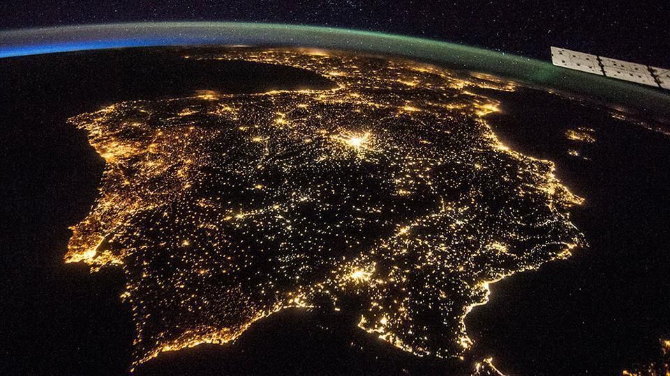 Spain_in_CH's tweet photo. #Goodnight from space!
#Spain is always a good idea. ;-)
#visitspain https://t.co/eWuZP4YqbA