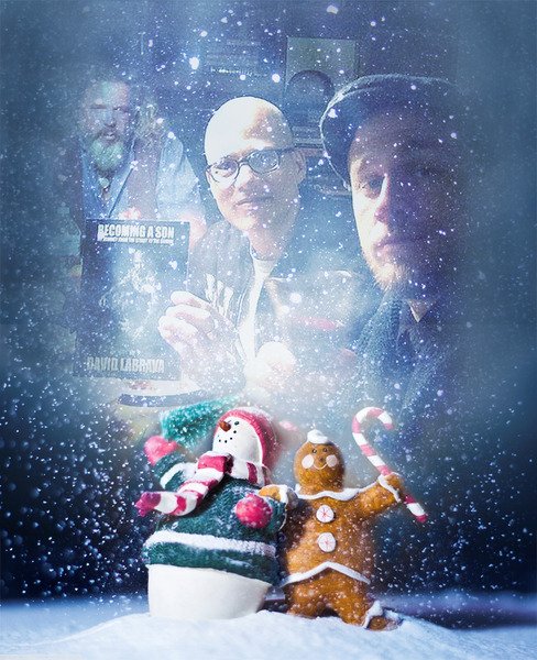 Ironnorm77's tweet image. #ChristmasCountdown2016
Everyday a little surprise of @davidlabrava ..Today, door #Nr10 reveals its secret! 
#BECOMINGASON #FantasticBook
