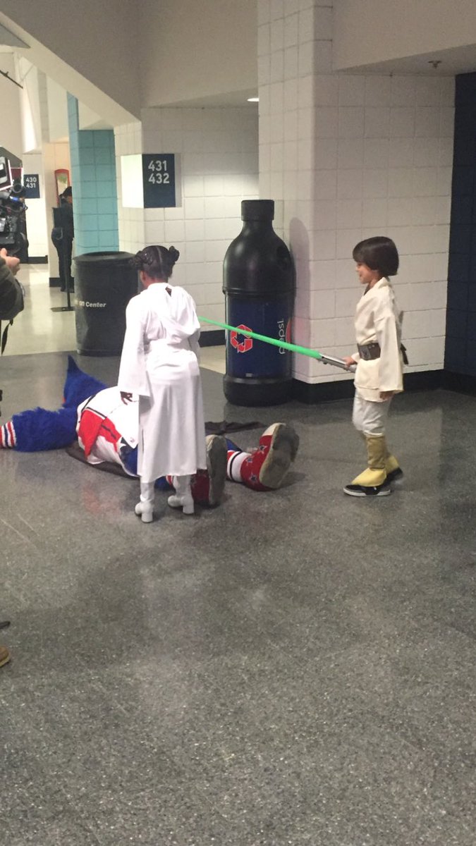 Just saw G-Wiz get killed by a light saber. Star Wars Night just got real: