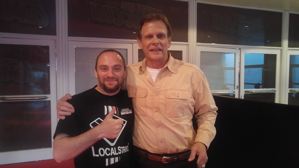 ColterTV's tweet image. En la Comiccon con Mike Donovan :)