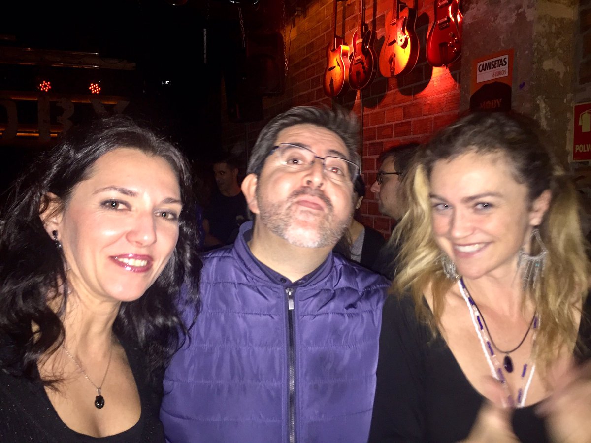 En #partyaulacm con <a href="/FerRubioA/">Fernando Rubio Ahumada - #IA + Marketing 🚀</a> <a href="/AngelaDelSalto/">Ángela del Salto</a> , <a href="/Divirtiendo_nos/">Divirtiendonos</a> !!!