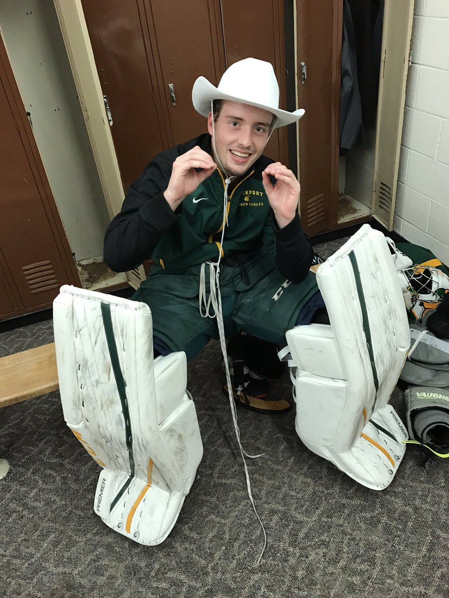 History was made!
1. 4pts on the north country trip
2. Shutout Plattsburgh for the first time
3. First road win in Plattsburgh 
#Hum 🐎🐎🐎🐎🐎🐎🐎