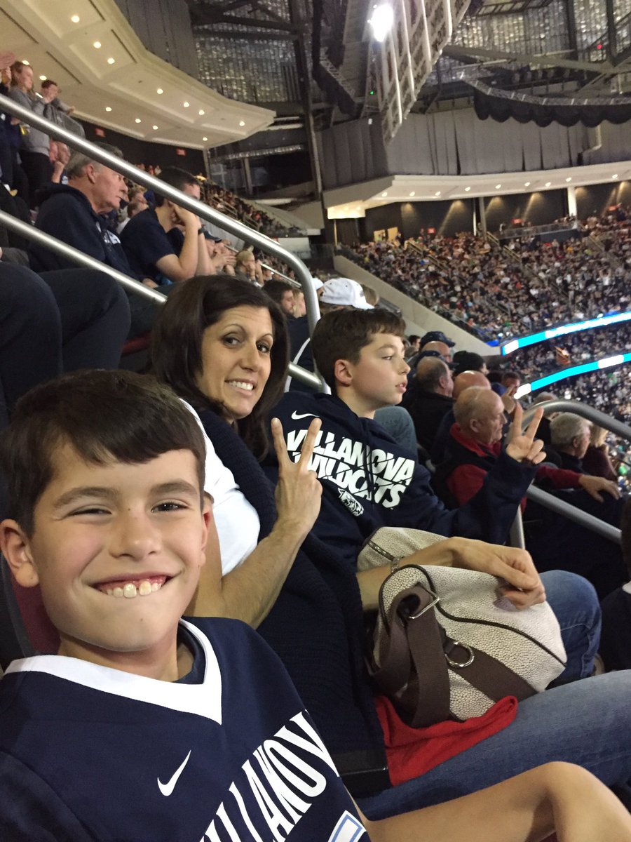 Awesome day. ✌️️🏀🇺🇸