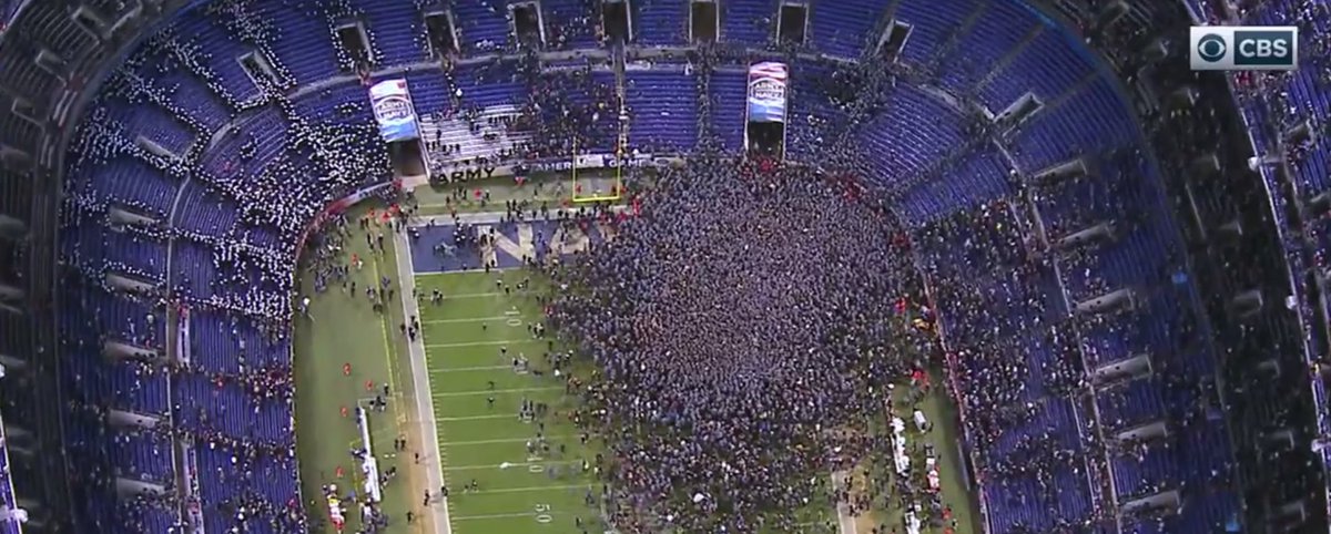BleacherReport's tweet photo. The celebration is real #ArmyNavy https://t.co/3xqyUr6oVV