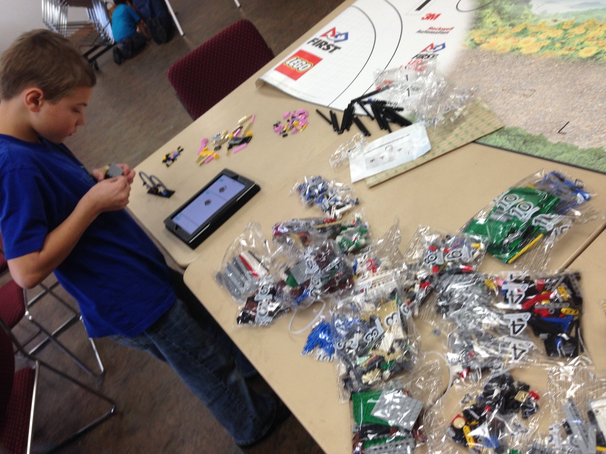 lemhitiltgroup's tweet photo. @SalmonPublicLib is now hosting Salmon's #FIRST ever @FLL team. Come check it out on Fridays at 11am! @FIRSTweets #Lego Thanks to #F3Idaho! https://t.co/Yd7ragn5BL