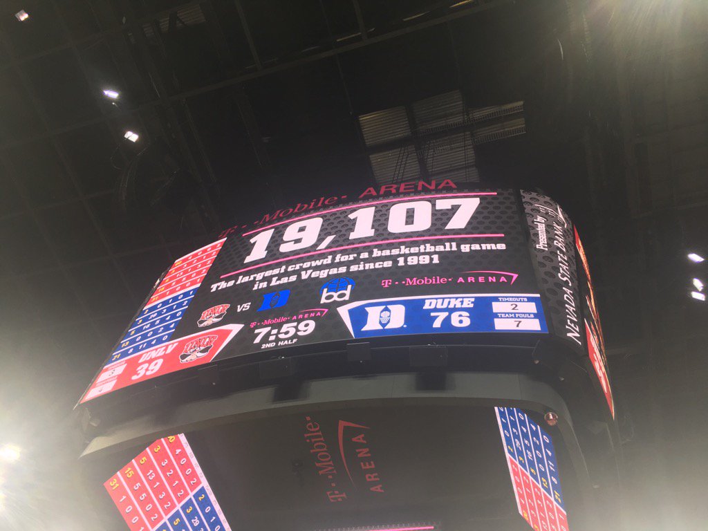 BrooksDowning's tweet image. What???? A record crowd for @TMobileArena and the largest in Vegas in 25 years. #SoldOut @bdGlobalSports #Boom