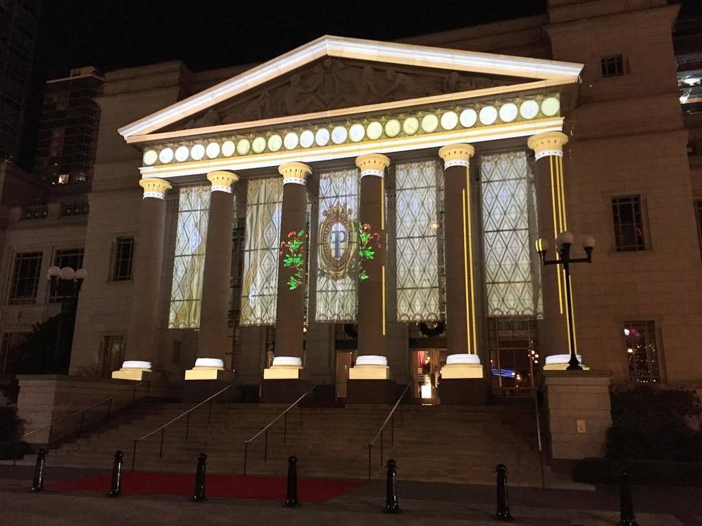 So proud of the <a href="/orangethread/">Orange Thread Live</a> team to recreate the Plaza Hotel in NYC for the @nashvillesy… ift.tt/2hjLGRl