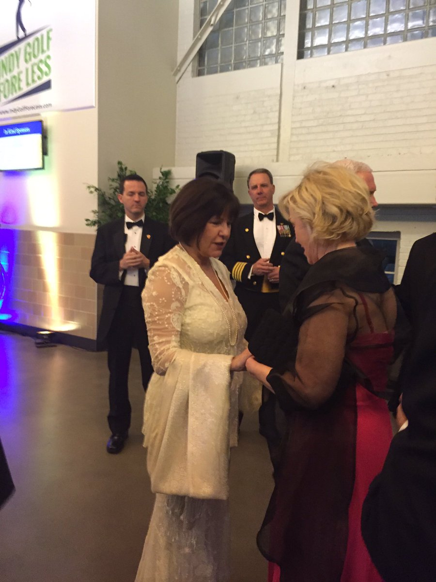 FirstLadyIN tweet picture
