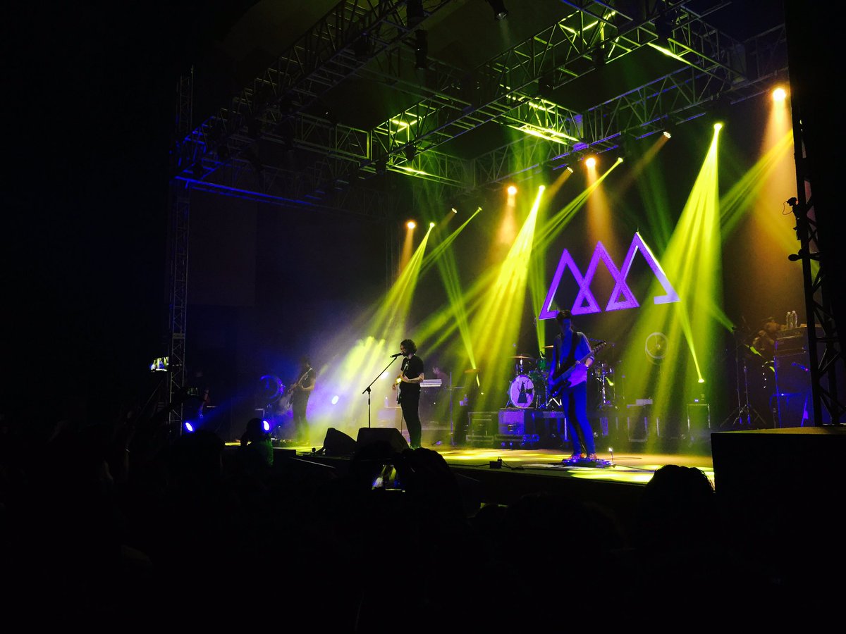 RobertoCulebra's tweet photo. Una gran noche para una de mis bandas favoritas. Increíble forma de cerrar el tour! @REYNOmx #ReynoCDMX https://t.co/dsZYczeCGL