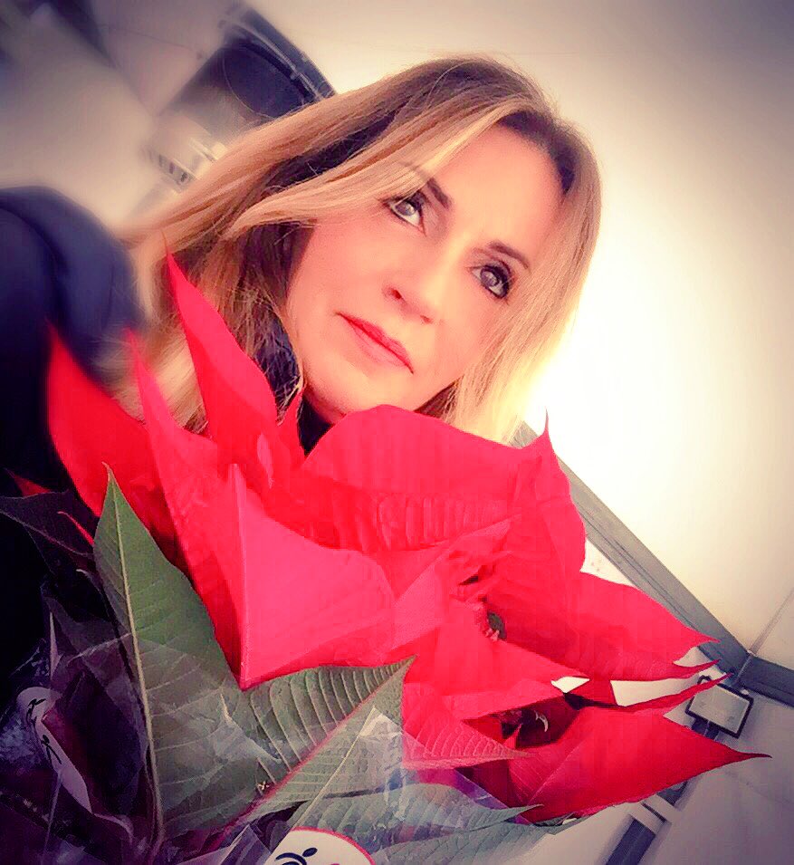 solomarylety's tweet photo. Non chiederti Chi sono gli altri per essere aiutati?Chiediti:Chi sono io per non aiutarli?cit. Ultimo giorno al gazebo @AIL_Onlus #stelleail https://t.co/ajfTeeUD04