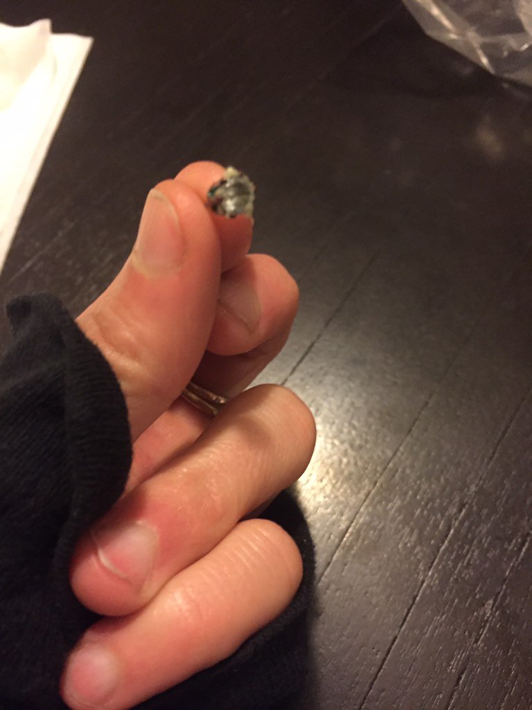 ReelKate's tweet photo. @sweetgreen found diamond earring in salad https://t.co/i1g0hYui5x