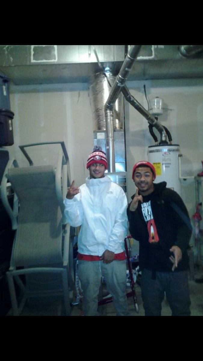 anthonyflemz1's tweet photo. @jaydowell2 Happy birthday my brotha, we'll turn up when I get back 💯💯💯 https://t.co/FREEvgfsVQ