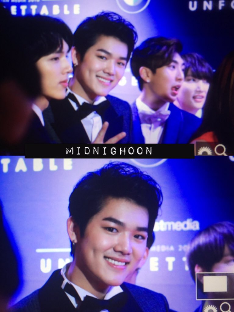 Midnighoon_0715's tweet photo. [프리뷰]📷161210 LA Unforgettable Gala 레드카펫  #비아이지 #벤지 #민표 #benji #minpyo #APHRODITE #아프로디테 @BIG_GHofficial @big_MINPYO1115 https://t.co/M80fKy8qiN