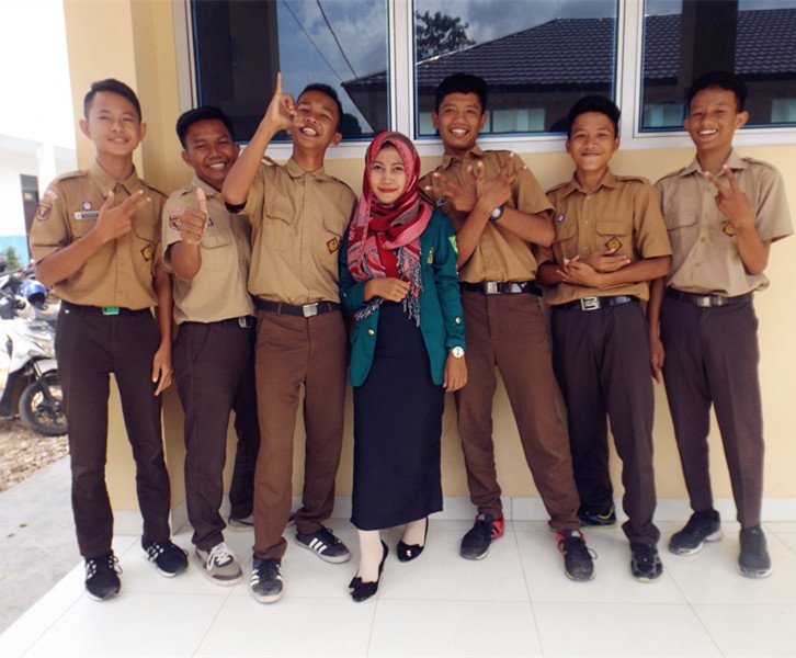 danur_setiawan's tweet photo. Boyband xkk2 X bu nindi 😊😍 https://t.co/xLr0PRbcqq