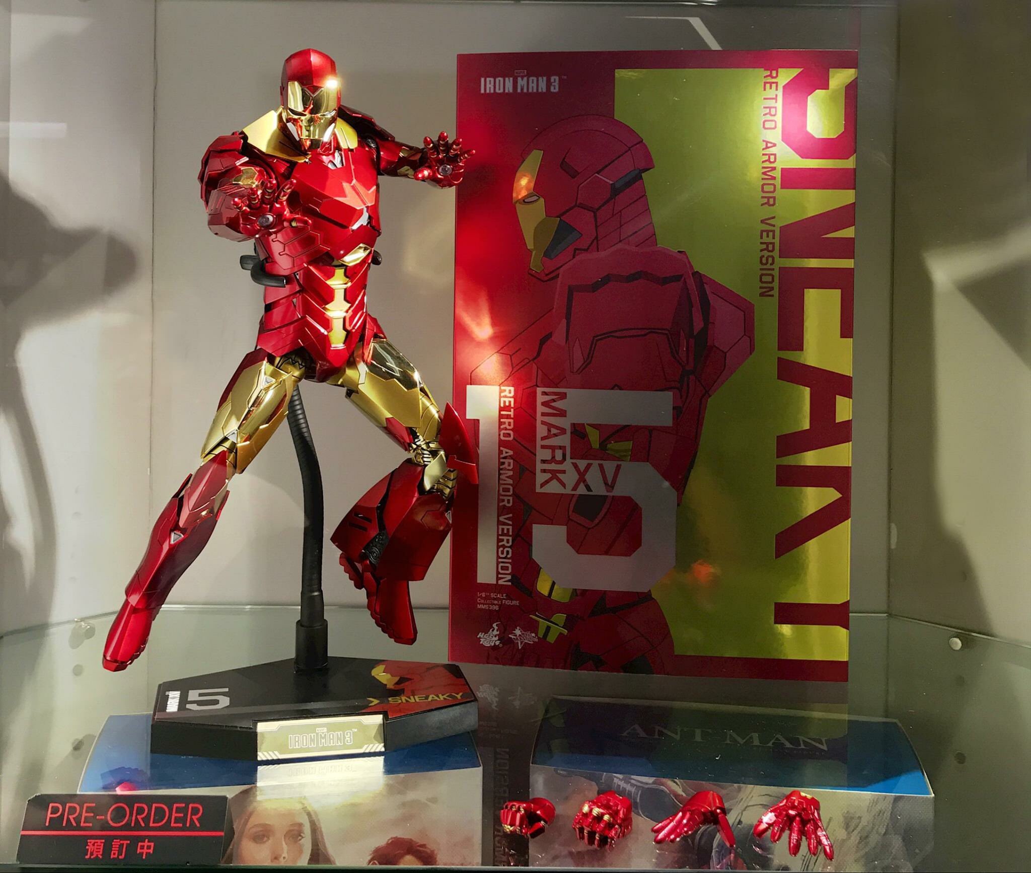 hot toys iron man sneaky retro