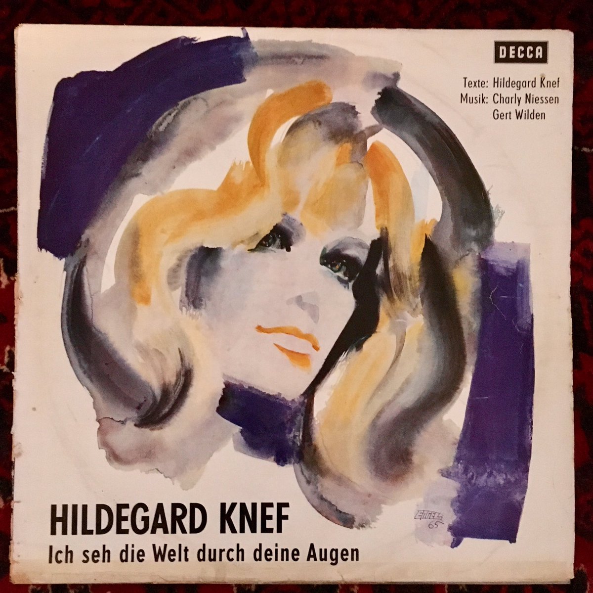 Never thought I'd buy this kind of album, but obviously it happened! :) impressive recording and an outstanding voice! #HildegardKnef #vinyl