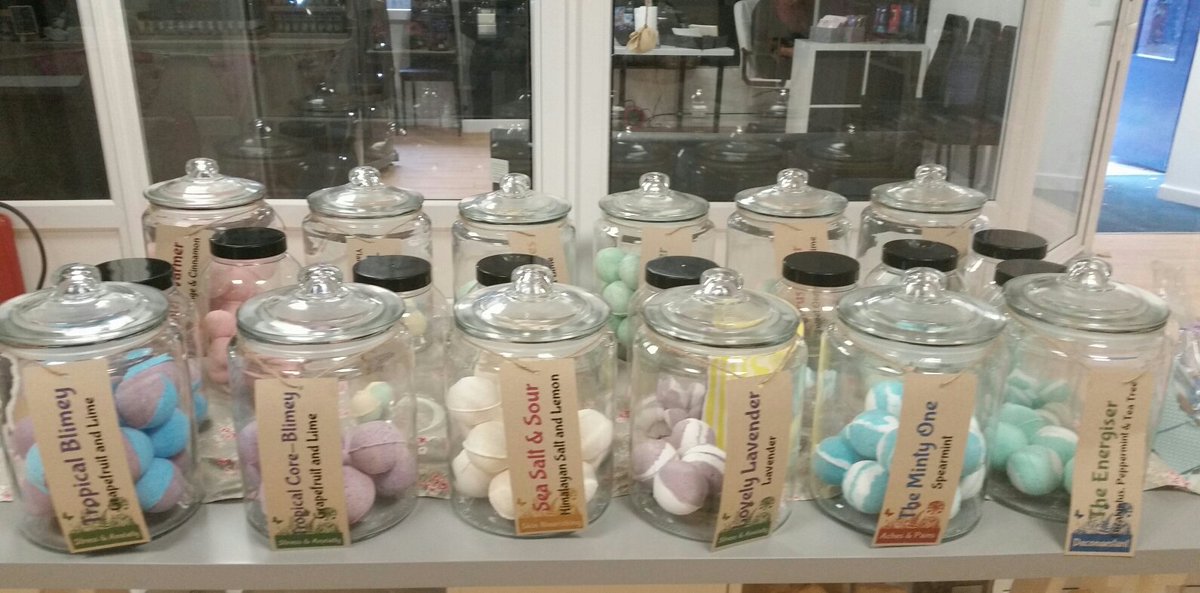 Bathaholic's tweet photo. 💥 Open today til 3:30 💥 Come browse our lovely stuff in Newhall Cannock - #bathbombs,  soaps, Incense, home fragrance, #Christmasgift https://t.co/cg33EcfCfO